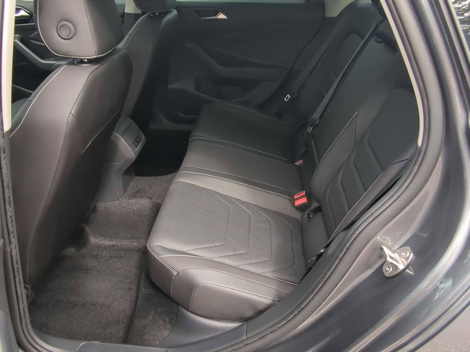 Used 2024 Volkswagen Jetta SEL image 21