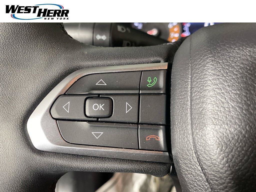 Used 2023 Jeep Compass Latitude w/ Convenience Group AWD/4WD image 13