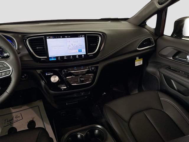 New 2026 Chrysler Pacifica Select AWD/4WD image 22