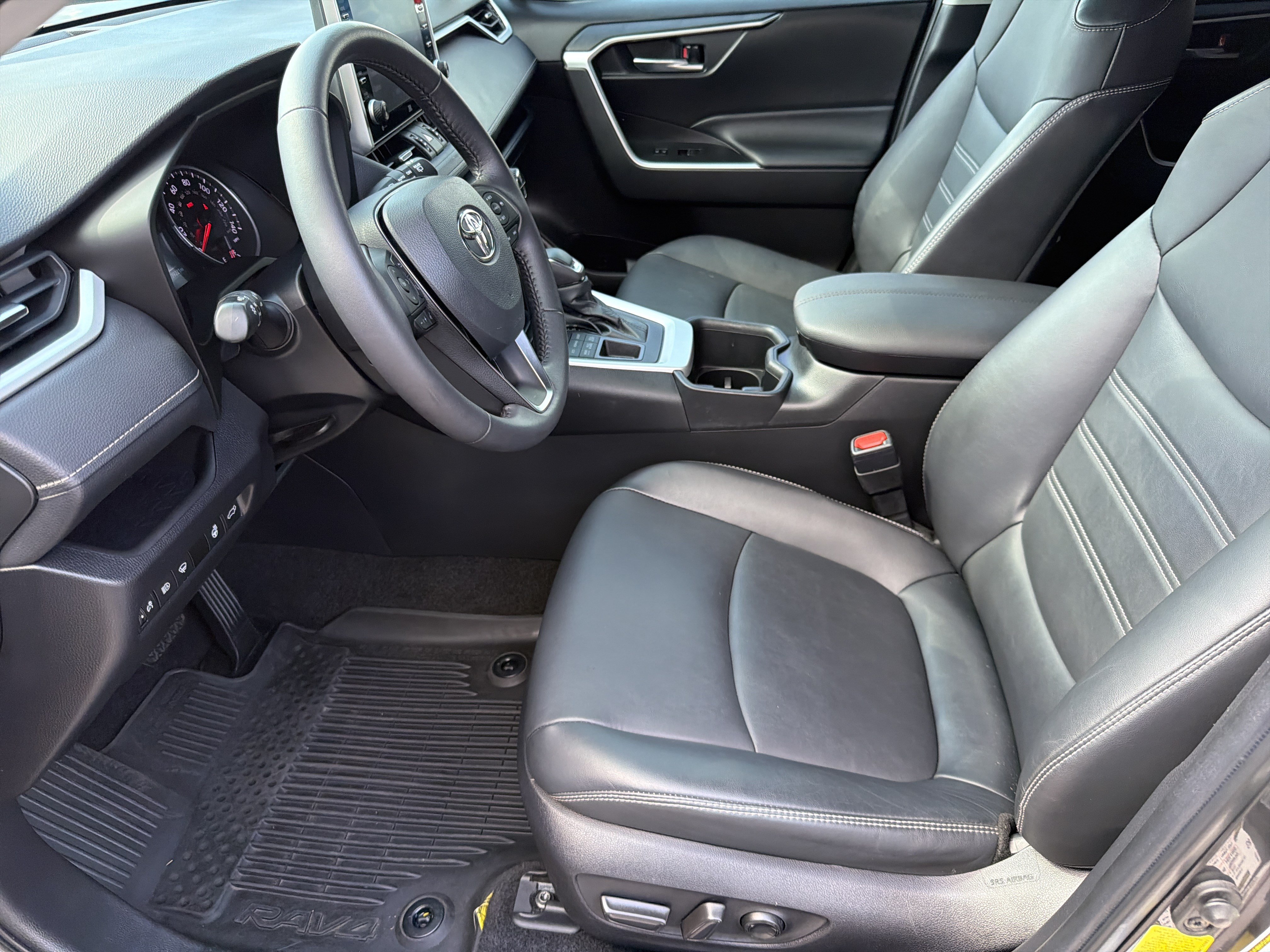 Certified 2022 Toyota RAV4 XLE Premium AWD/4WD image 18
