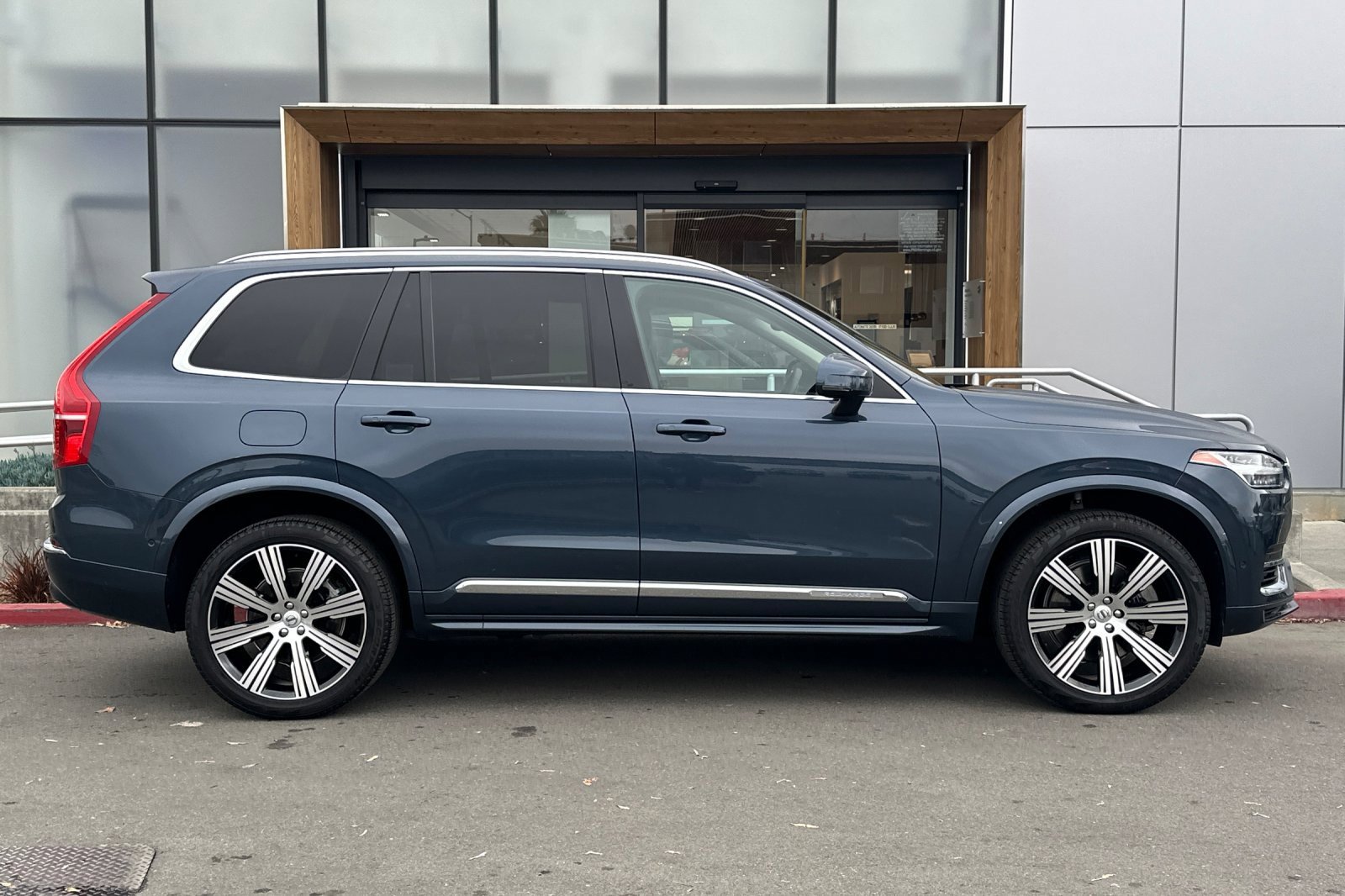 Certified 2023 Volvo XC90 T8 Ultimate image 9