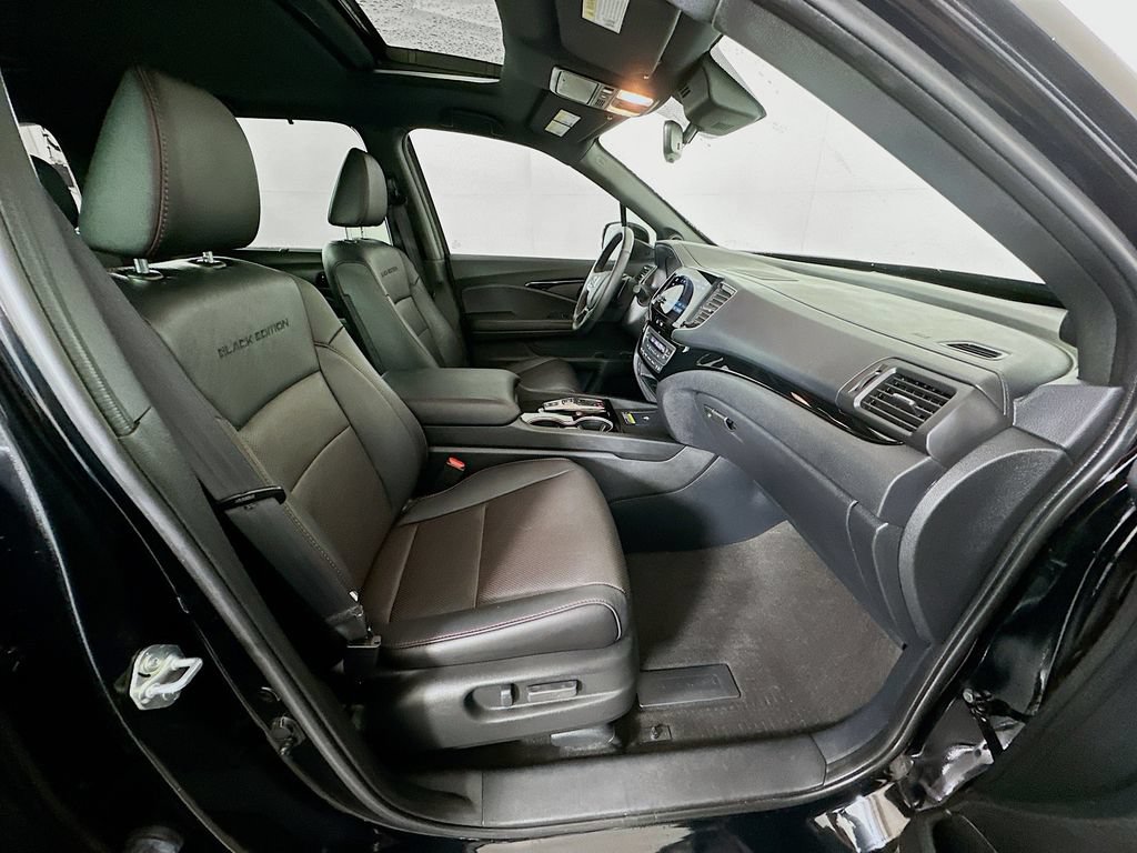 Certified 2024 Honda Passport Black Edition image 28