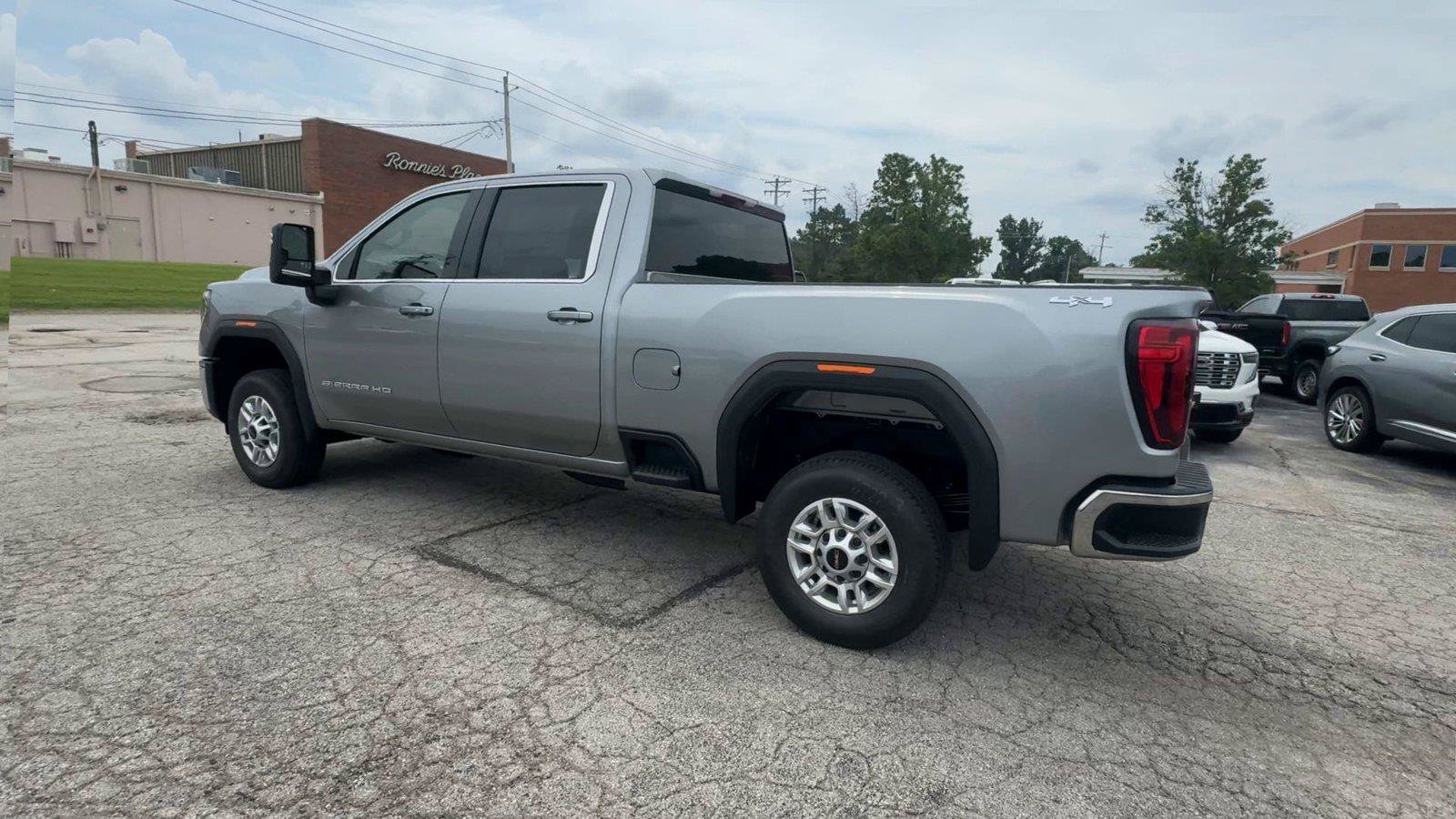 New 2026 GMC Sierra 2500 SLE AWD/4WD image 6