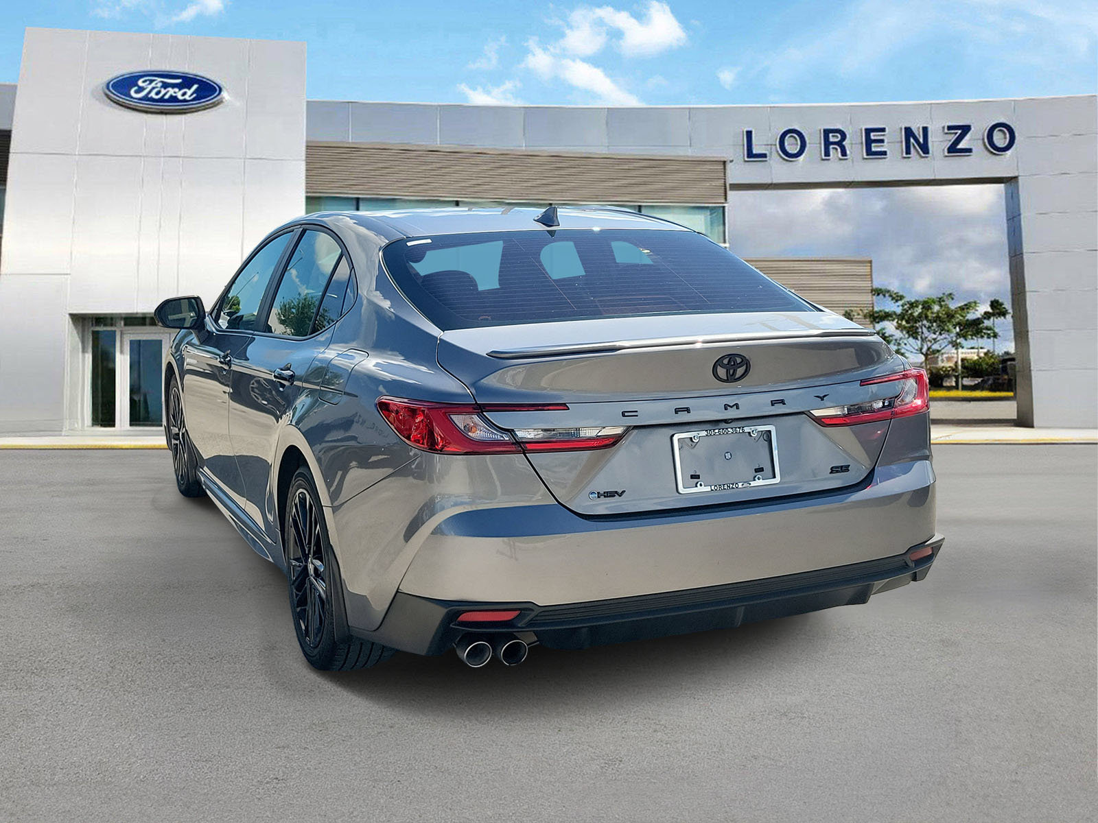 Used 2025 Toyota Camry SE FWD image 7