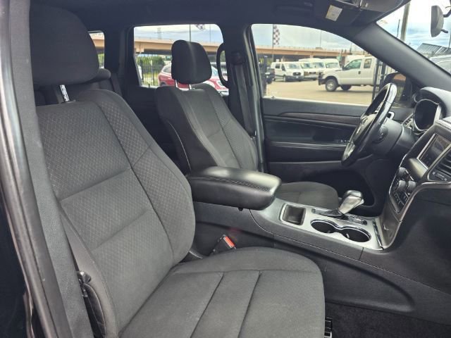 Used 2018 Jeep Grand Cherokee Laredo AWD/4WD image 10