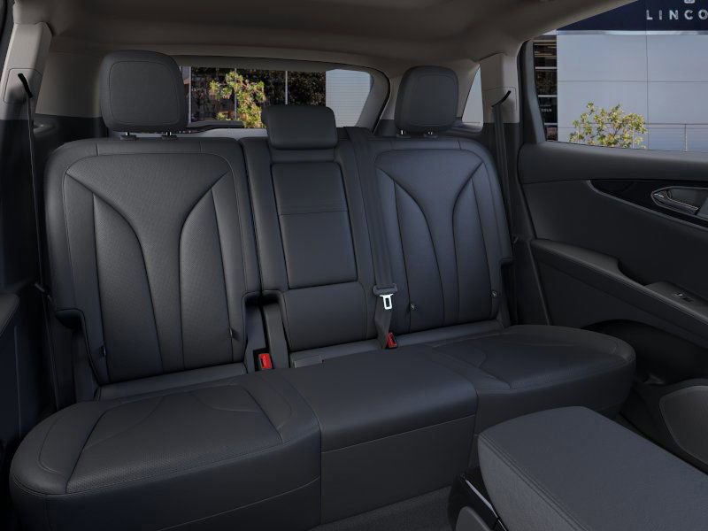 Used 2023 Lincoln Nautilus Reserve w/ Equipment Group 202A image 11