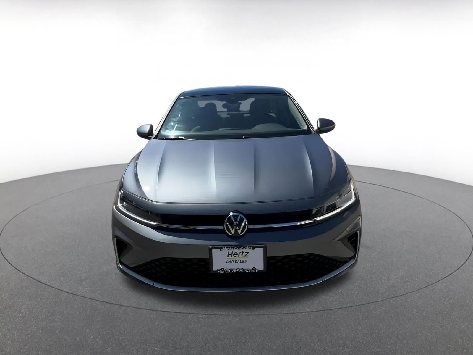 Used 2025 Volkswagen Jetta SE image 4