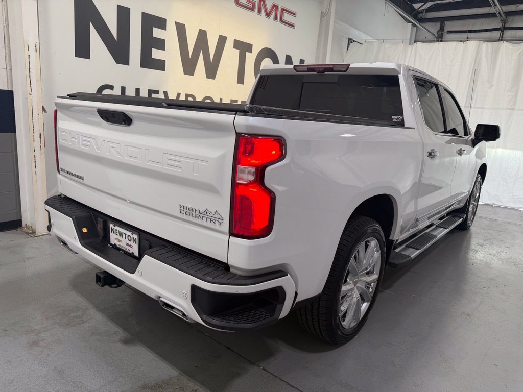 Used 2023 Chevrolet Silverado 1500 High Country w/ High Country Premium Package AWD/4WD image 35