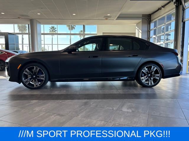 Used 2025 BMW 760i xDrive w/ Executive Package image 5