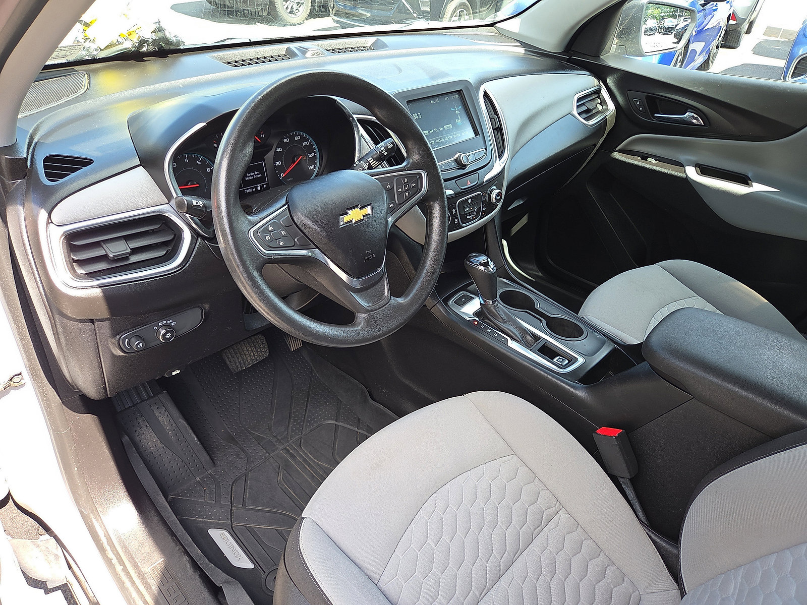 Used 2018 Chevrolet Equinox LS AWD/4WD image 15