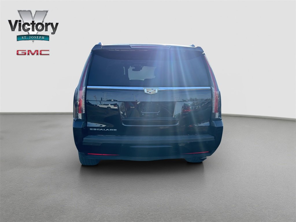 Used 2020 Cadillac Escalade Premium Luxury image 14