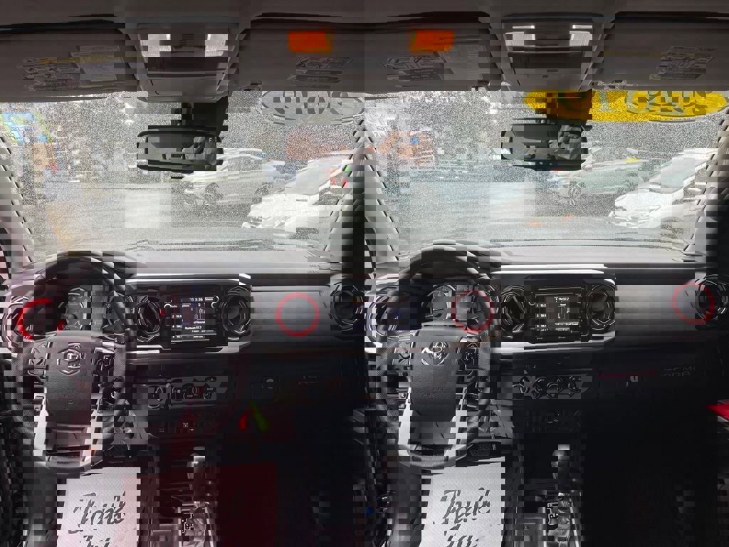 Used 2019 Toyota Tacoma SR5 AWD/4WD image 17