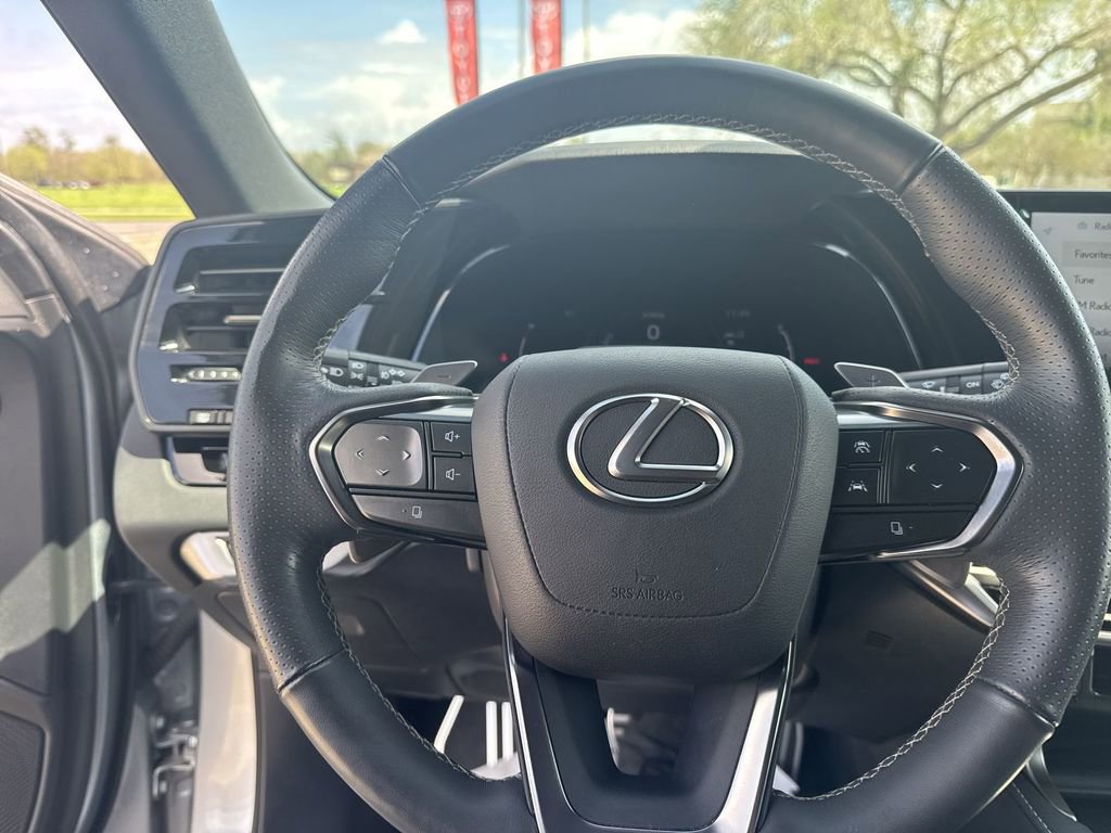Used 2023 Lexus RX 500h F Sport image 16