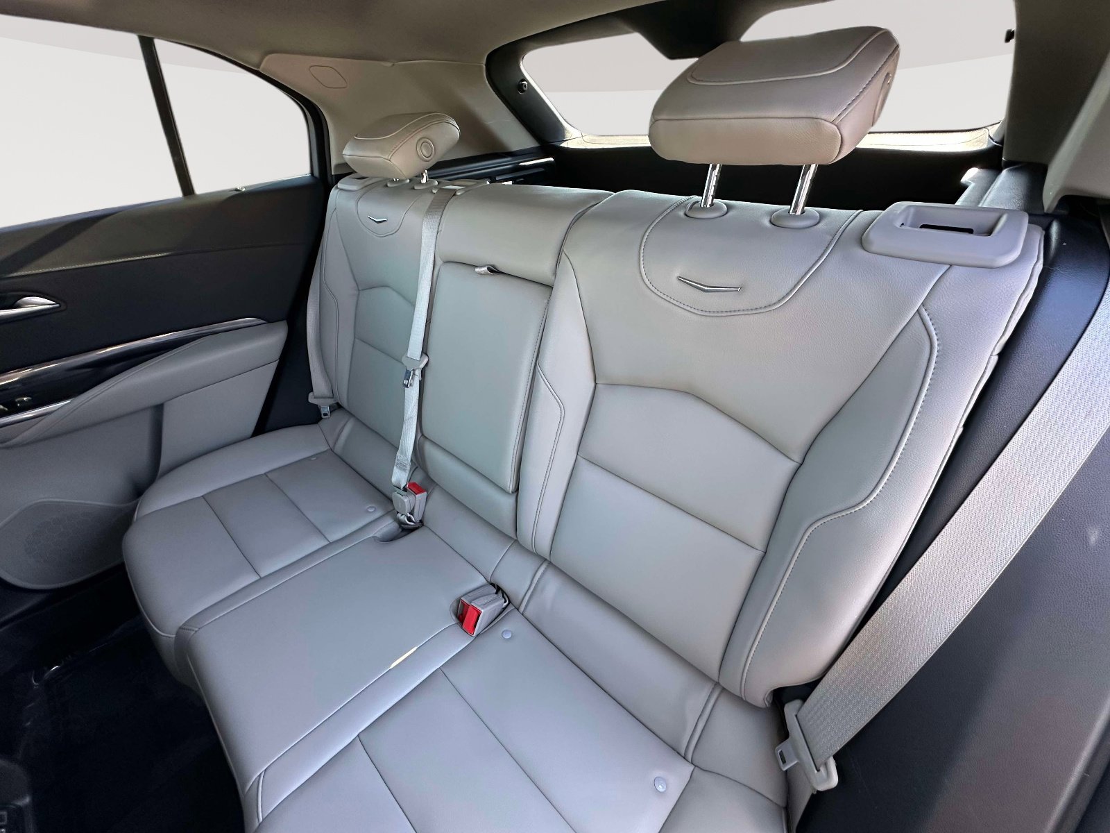 Used 2020 Cadillac XT4 Luxury w/ Cold Weather Package image 34