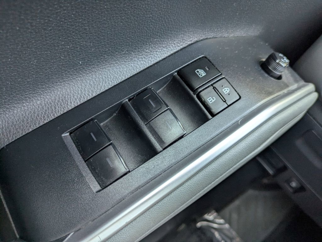 Used 2024 Toyota Highlander LE image 23