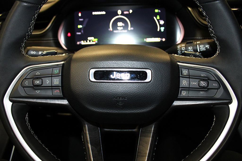 Used 2024 Jeep Grand Cherokee Limited 4xe image 12