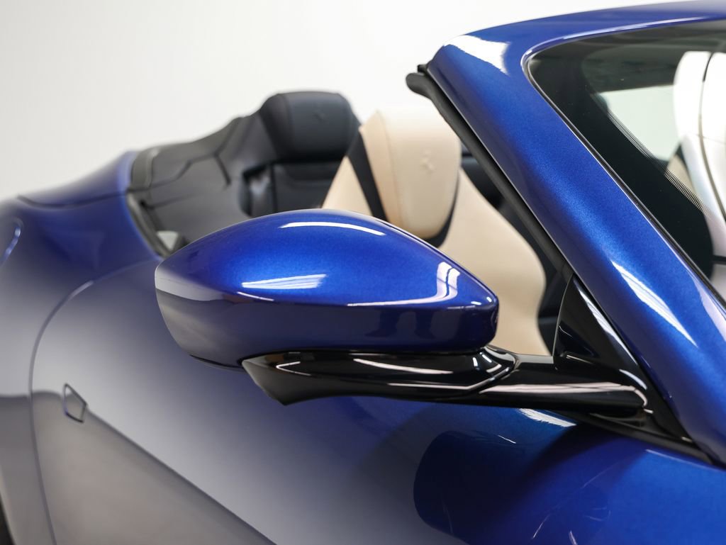 Certified 2025 Ferrari Roma Spider RWD image 9