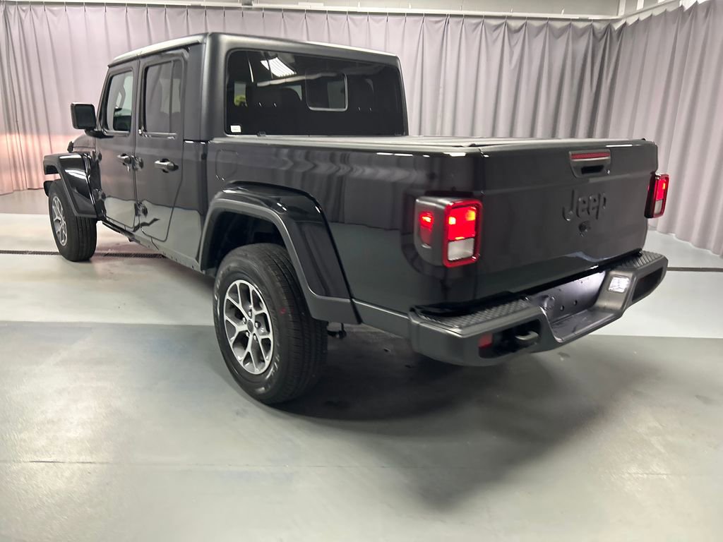 Used 2024 Jeep Gladiator Sport image 5