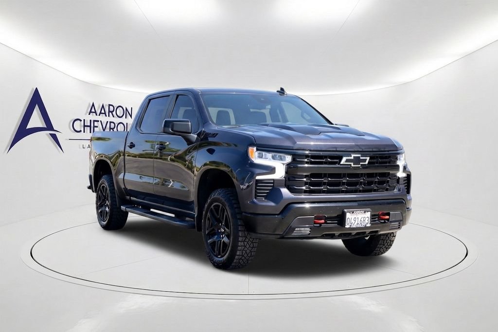 Used 2023 Chevrolet Silverado 1500 LT Trail Boss w/ LPO, Dark Essentials Package AWD/4WD image 3