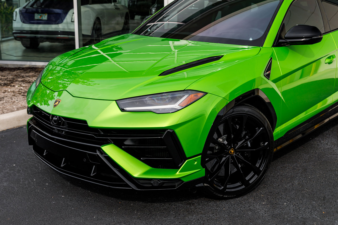 Used 2024 Lamborghini Urus S AWD/4WD image 3