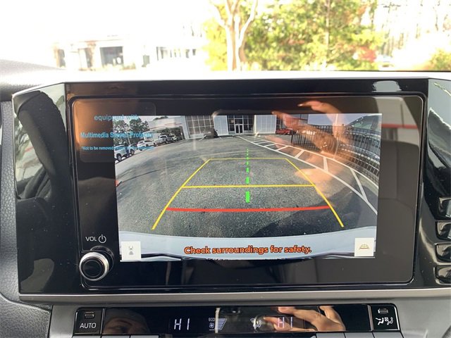 Used 2025 Toyota Camry SE image 22