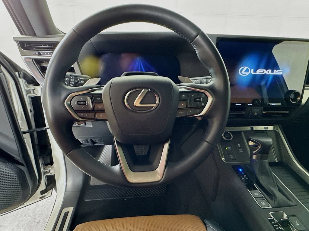 Used 2025 Lexus GX 550 w/ Cold Area Package AWD/4WD image 12