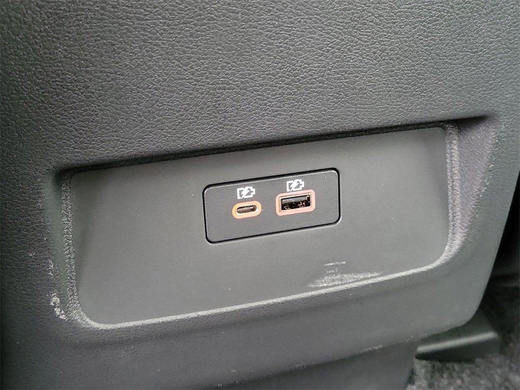 Used 2025 Nissan Frontier SV image 24