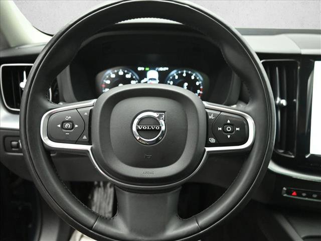 Used 2018 Volvo XC60 T5 Momentum w/ Convenience Package image 14