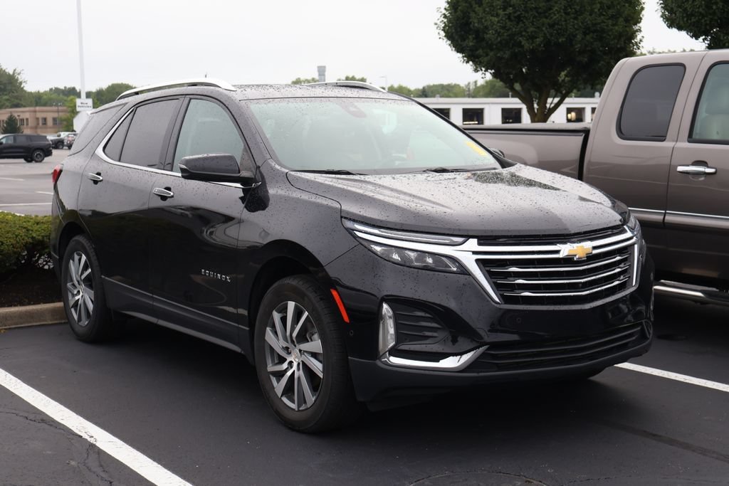 Used 2023 Chevrolet Equinox Premier AWD/4WD image 3