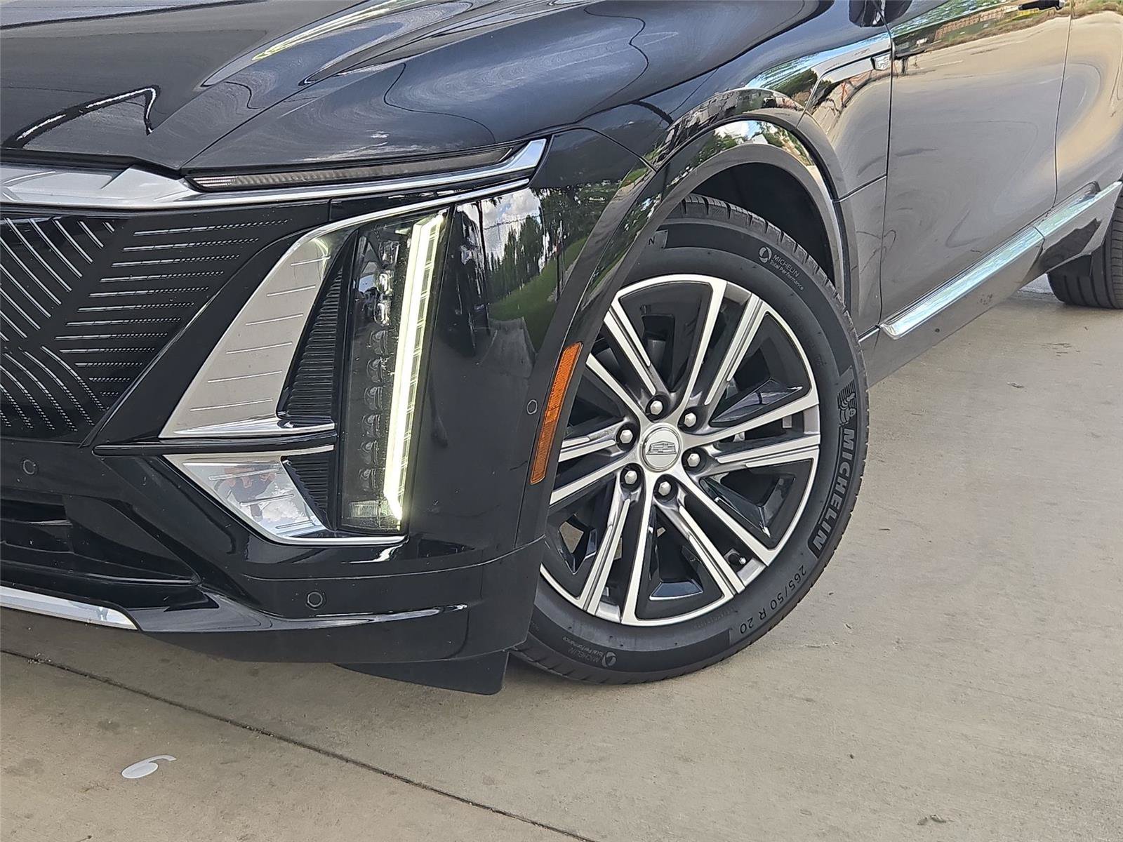 Used 2024 Cadillac Lyriq Luxury RWD image 5