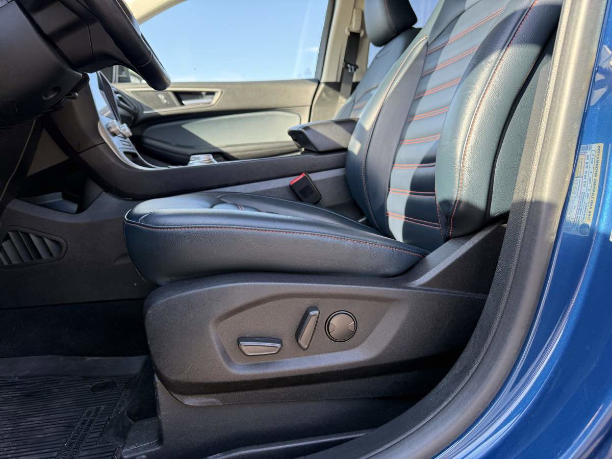Used 2022 Ford Edge SEL w/ Sport Appearance Package image 14