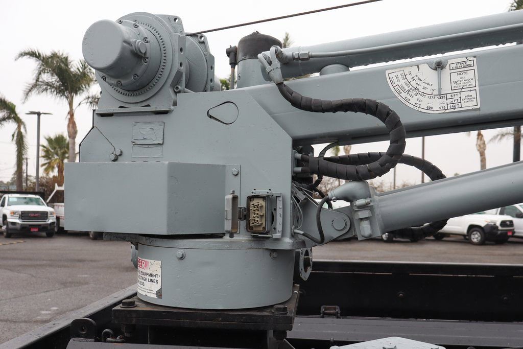 Used 2011 Ford F550 4x4 Crew Cab Super Duty w/ Payload Upgrade Pkg image 10