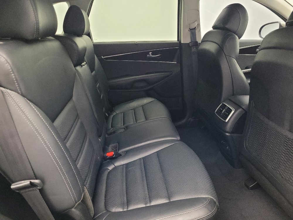 Used 2017 Kia Sorento EX image 19