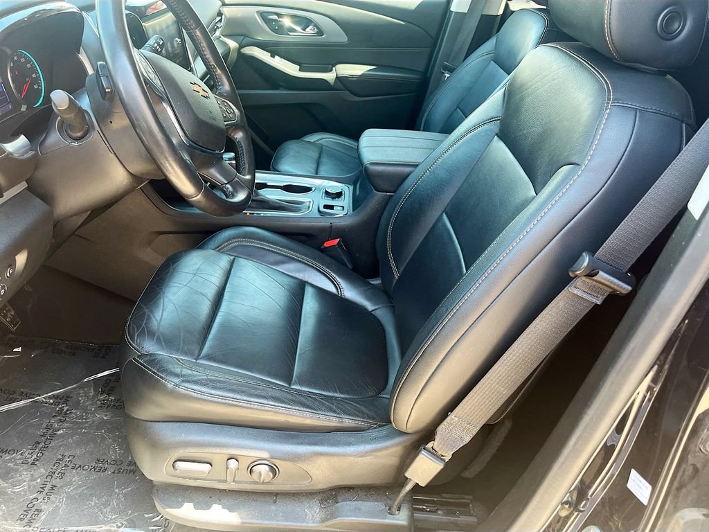 Used 2020 Chevrolet Traverse LT w/ LT Premium Package AWD/4WD image 19
