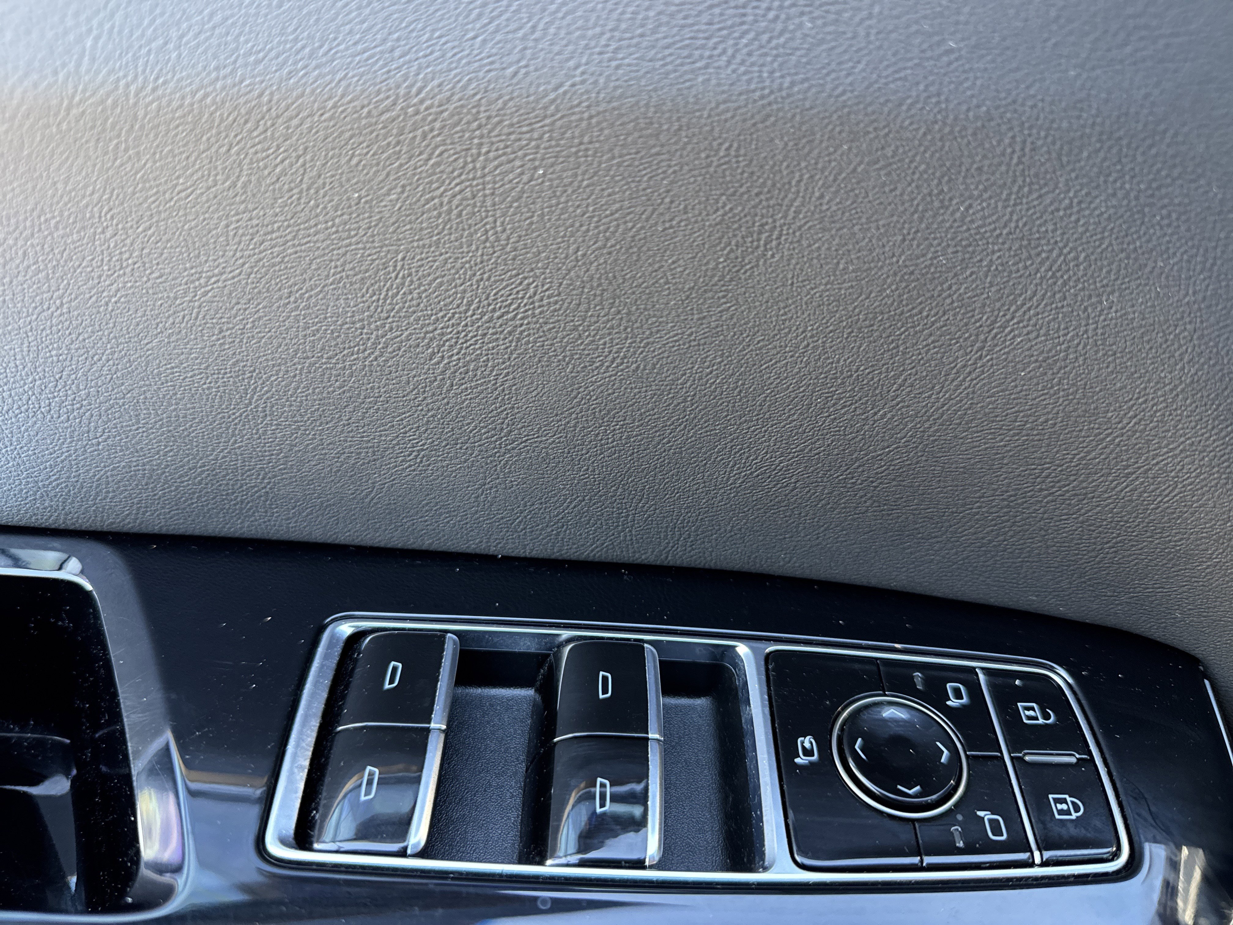 Used 2025 Cadillac Escalade Premium Luxury w/ Touring Package image 15