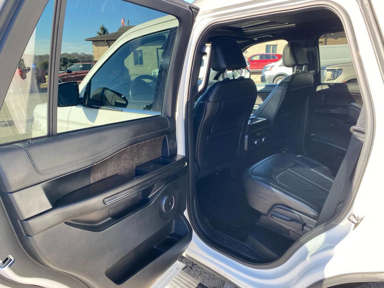 Used 2021 Ford Expedition Limited AWD/4WD image 24