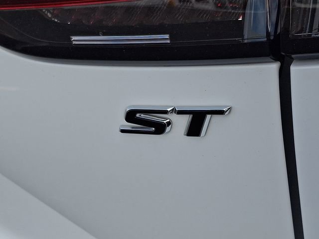 Certified 2023 Buick Envision Essence w/ Technology Package I image 33