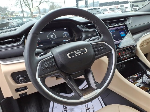 Used 2023 Jeep Grand Cherokee L Limited w/ Trailer Tow Group (B) image 11