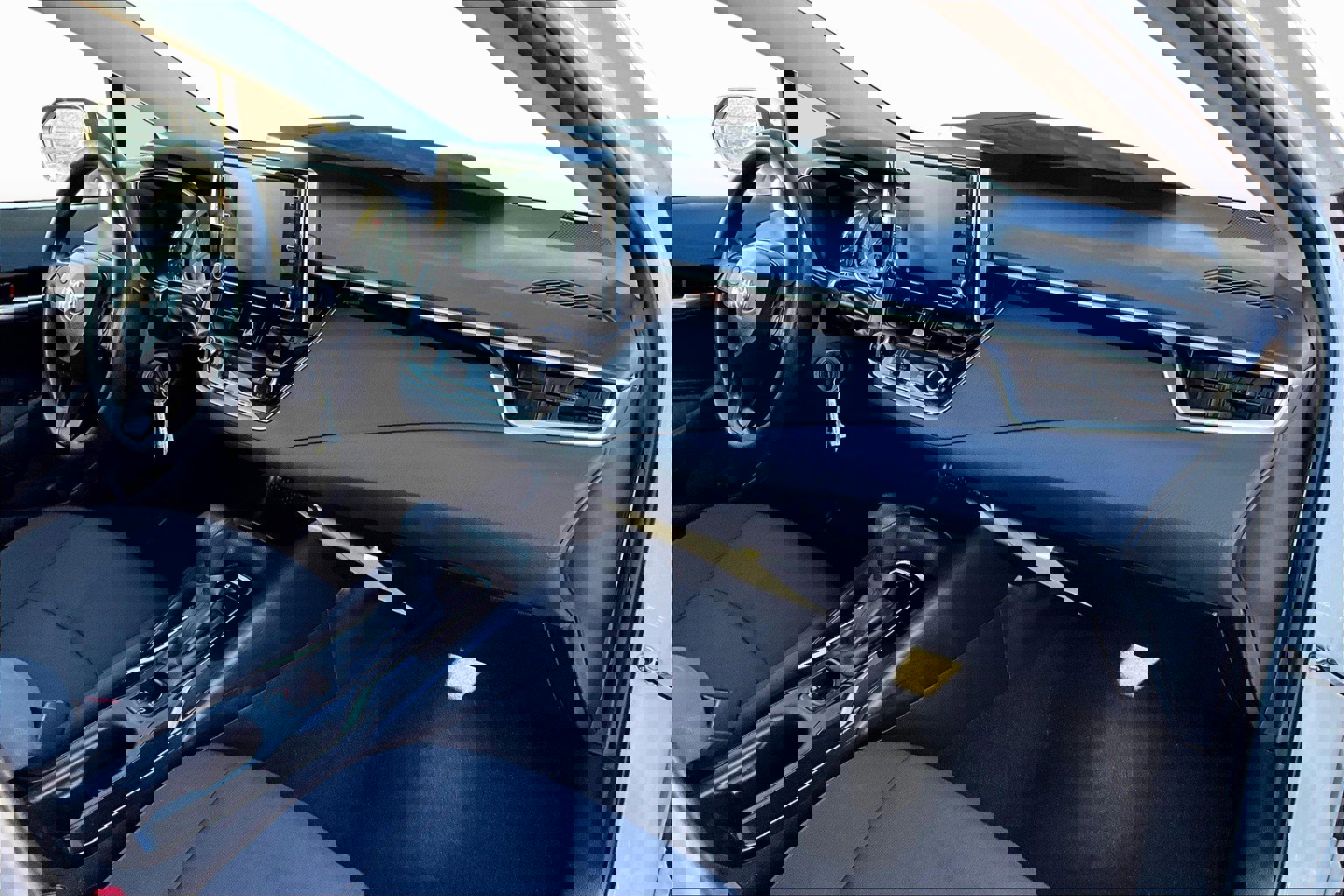 Used 2021 Toyota Corolla LE w/ Carpet Mat Package (TMS) image 15