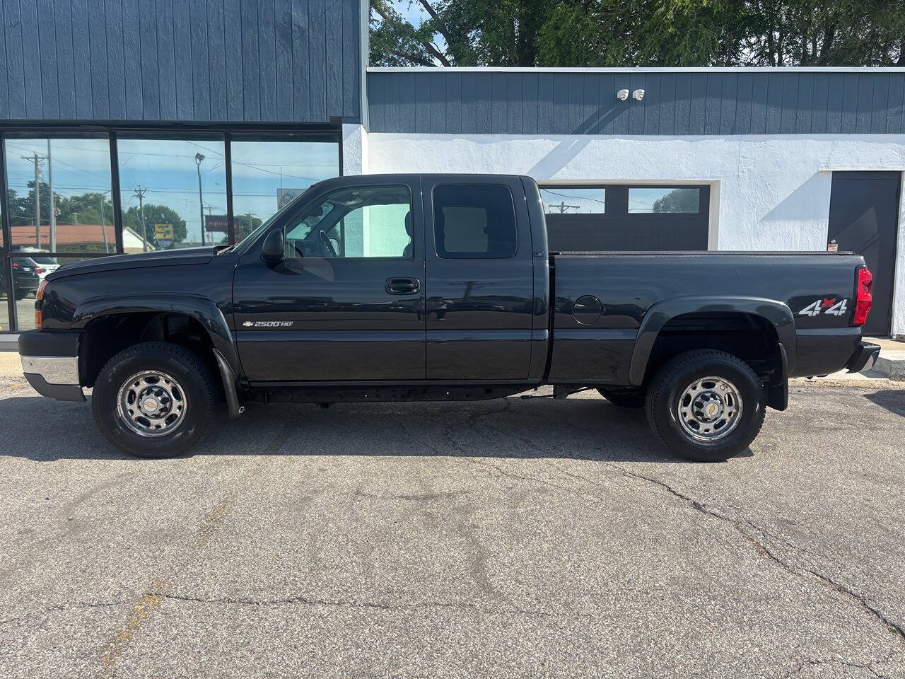 Used 2005 Chevrolet Silverado 2500 LS AWD/4WD image 12