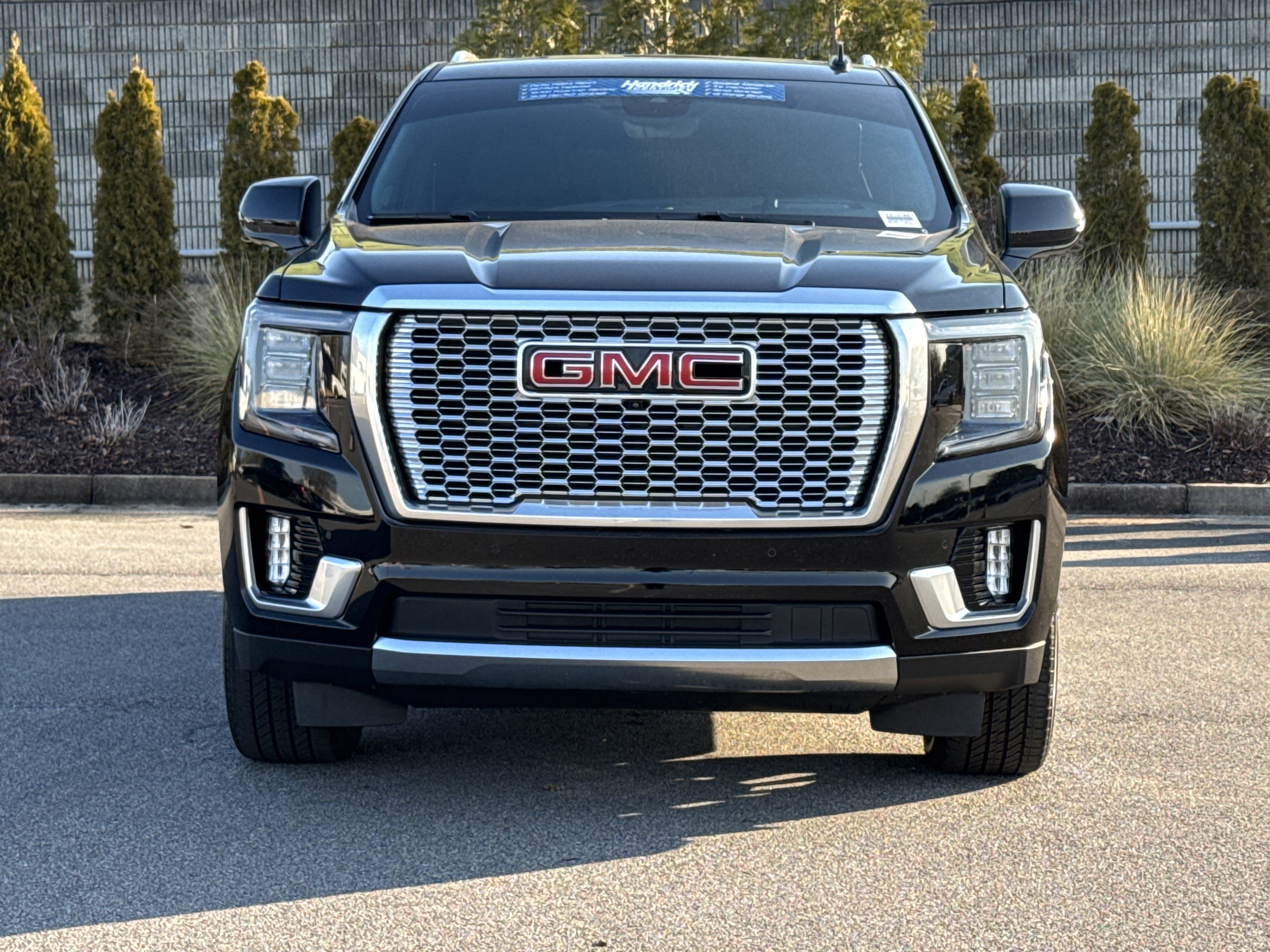 Used 2024 GMC Yukon Denali w/ Advanced Technology Package image 3