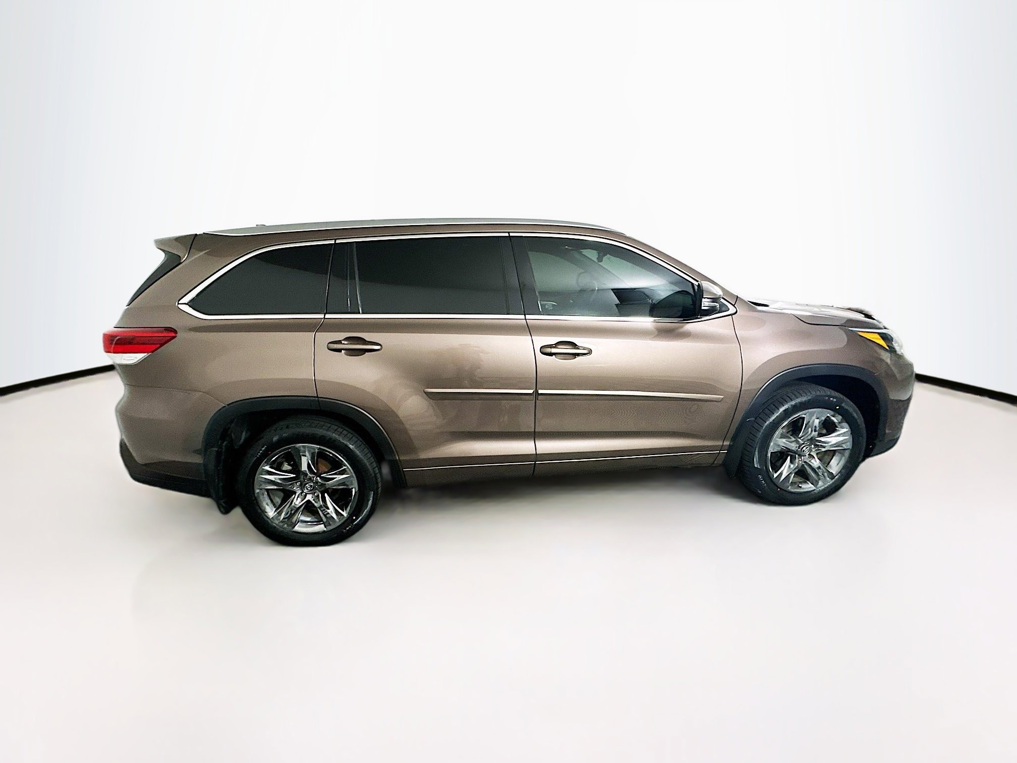 Used 2018 Toyota Highlander Limited Platinum image 10