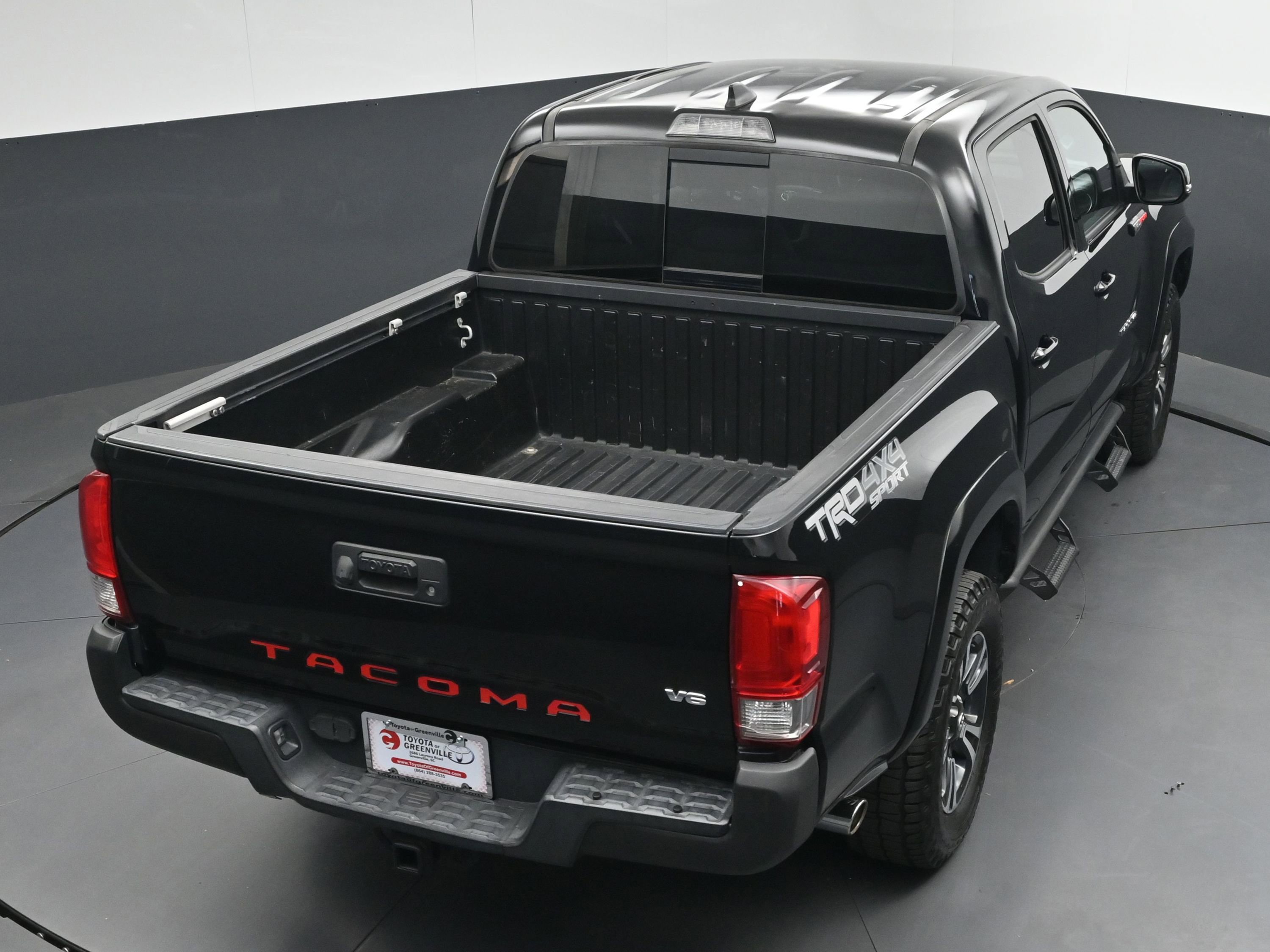 Used 2017 Toyota Tacoma TRD Sport image 38