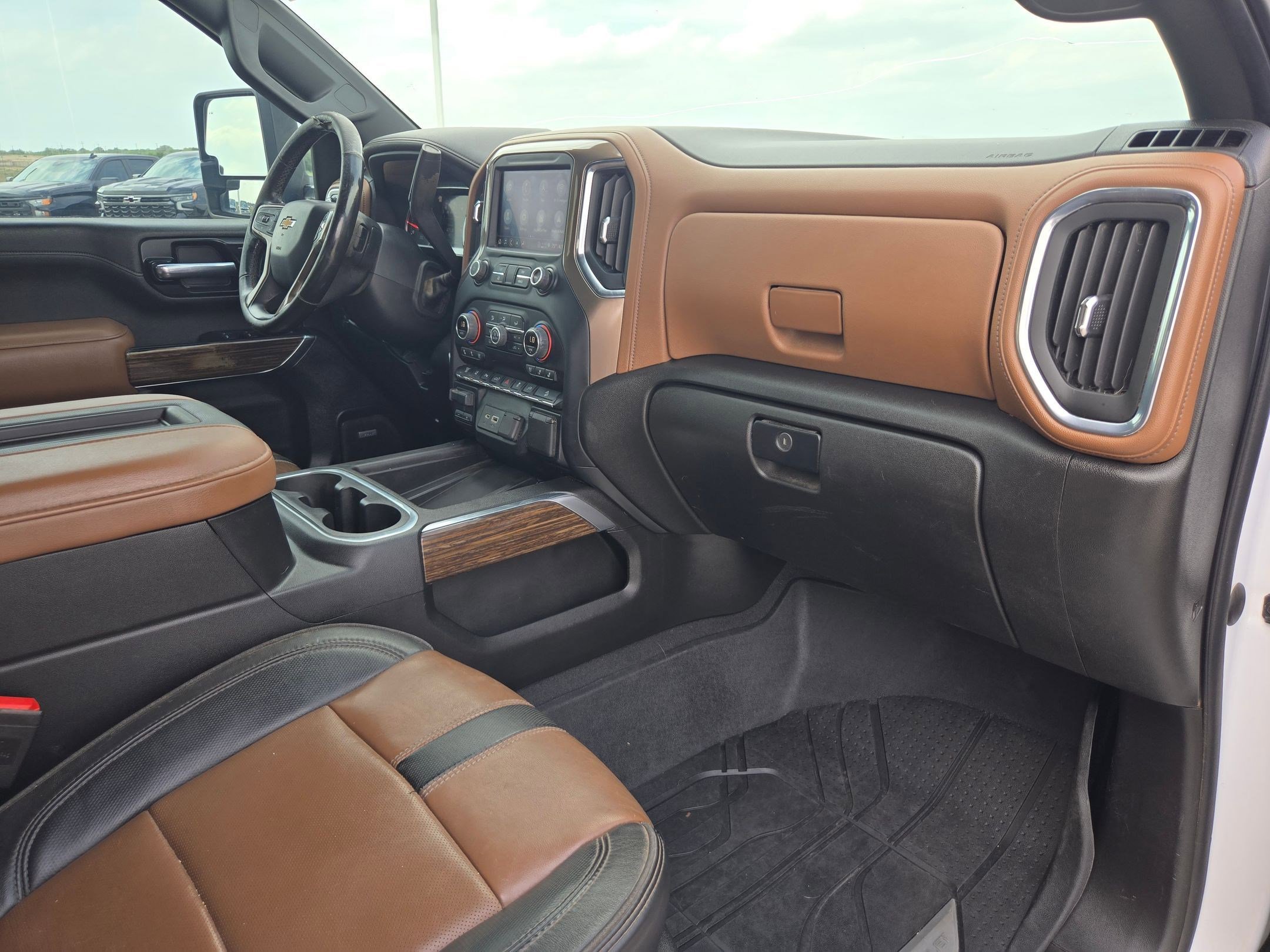 Used 2022 Chevrolet Silverado 2500 High Country w/ Z71 Off-Road Package image 24