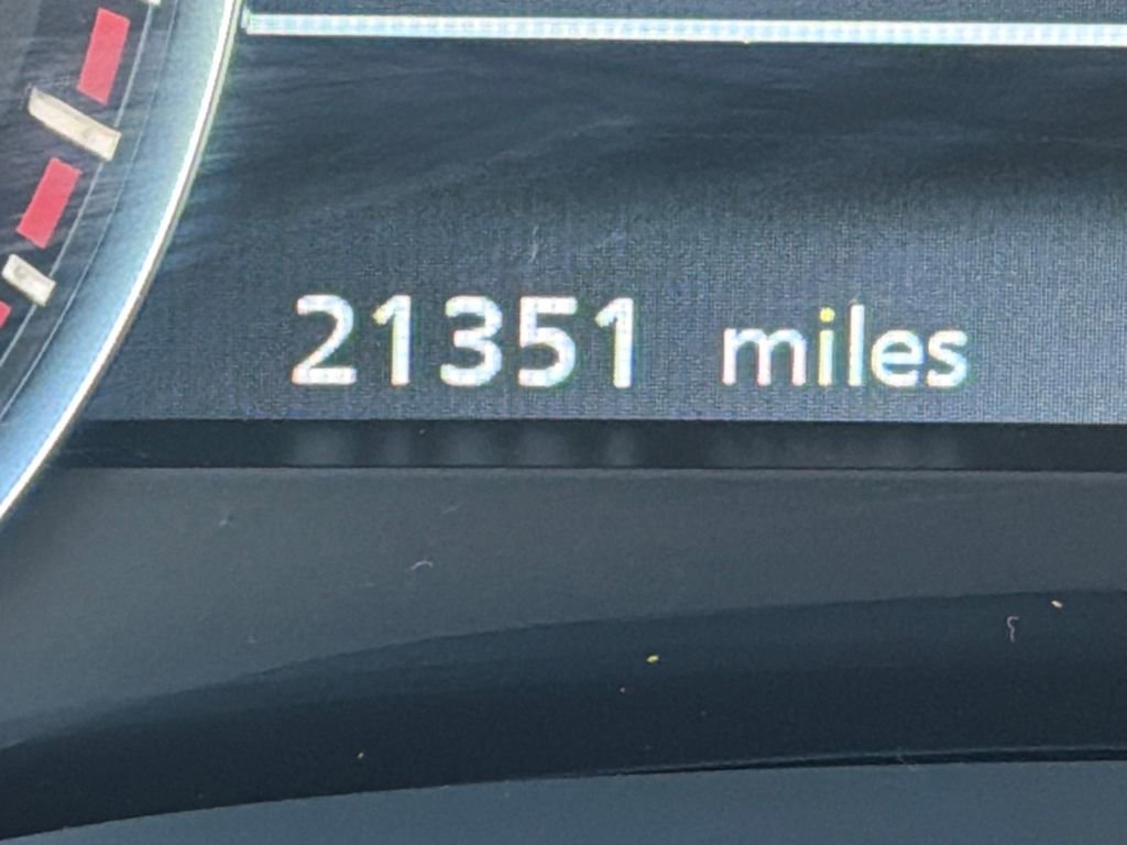 Used 2024 Nissan Armada SL w/ Captain's Chairs Package image 26