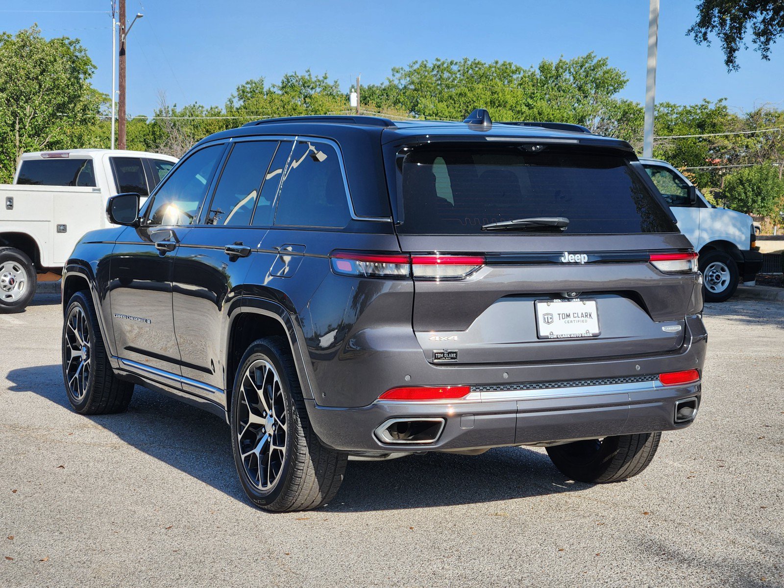 Used 2024 Jeep Grand Cherokee Summit AWD/4WD image 4