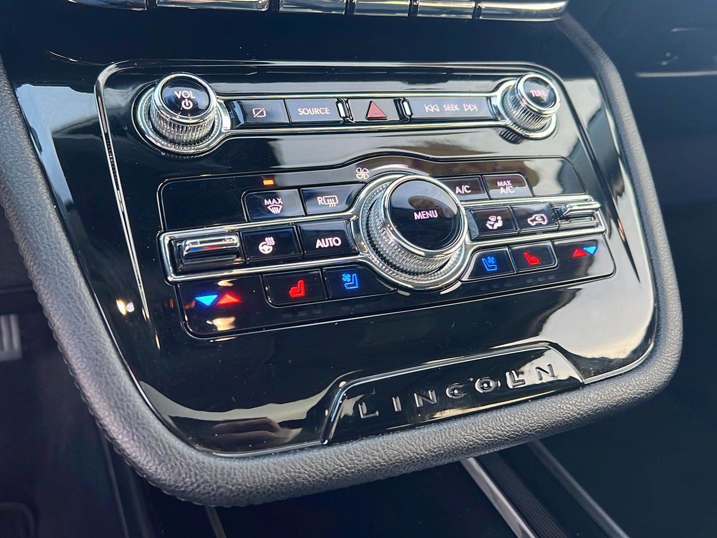 Used 2021 Lincoln Corsair AWD w/ Premium Package image 29