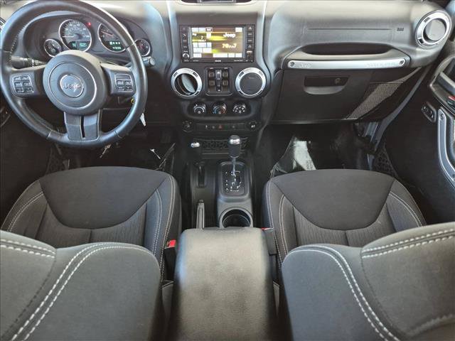 Used 2014 Jeep Wrangler Unlimited Rubicon w/ Connectivity Group AWD/4WD image 17