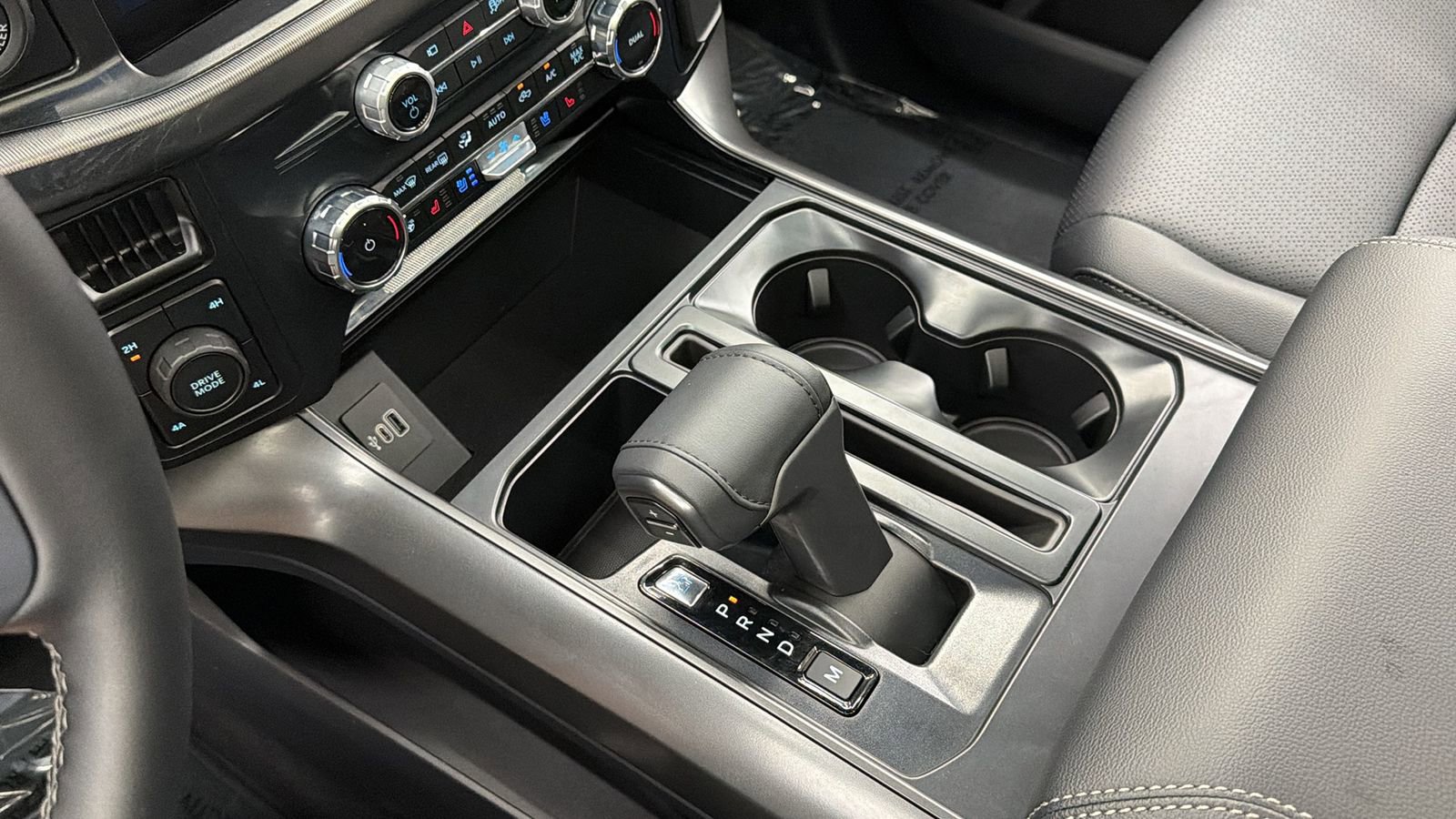 Used 2025 Ford F150 Lariat AWD/4WD image 24