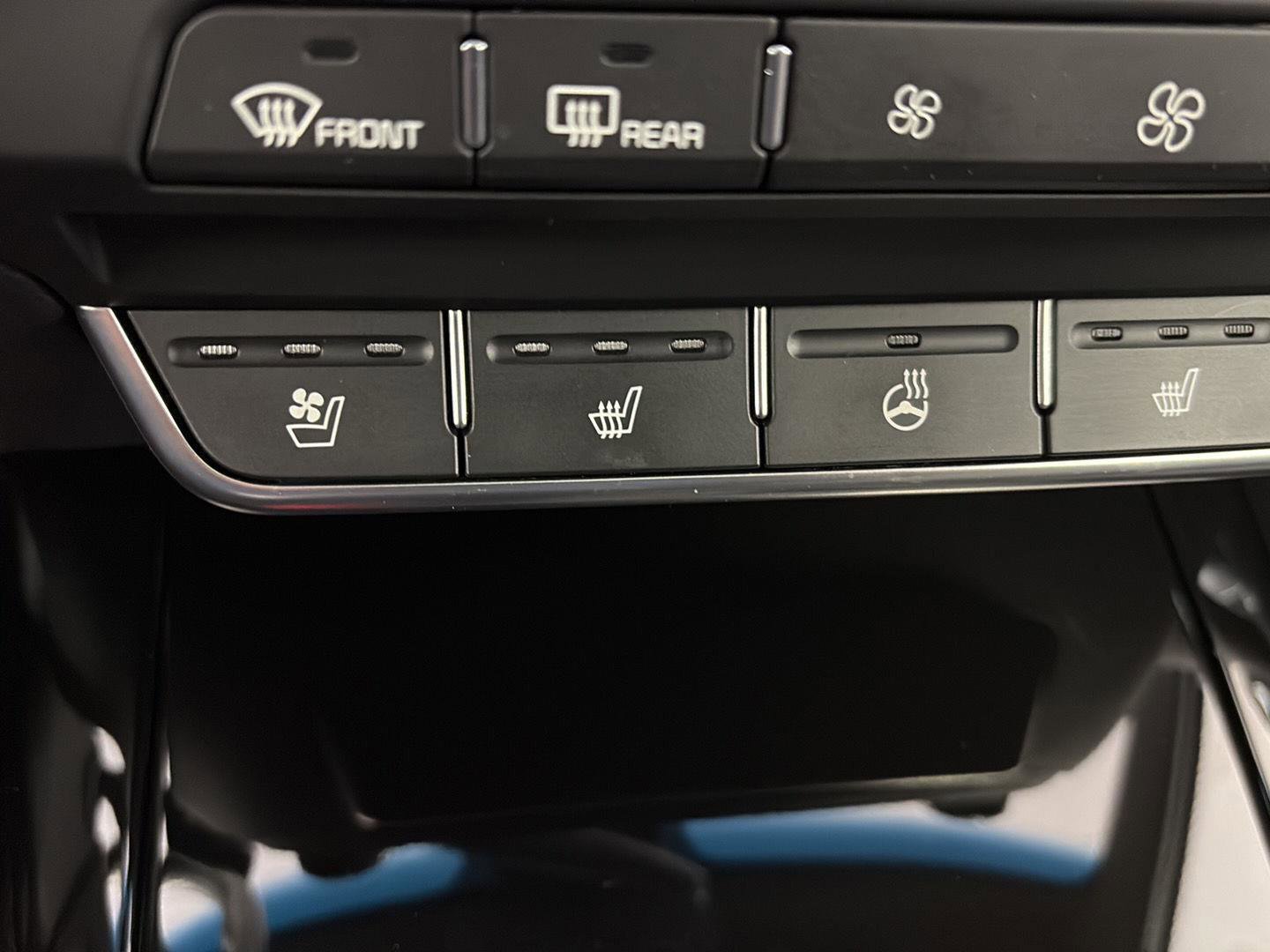 Used 2019 Kia Sorento SX image 33